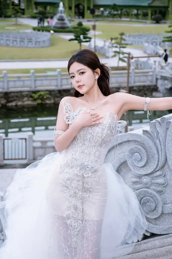 指南针应用界面对比